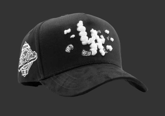 31 Hats Clouds Negra