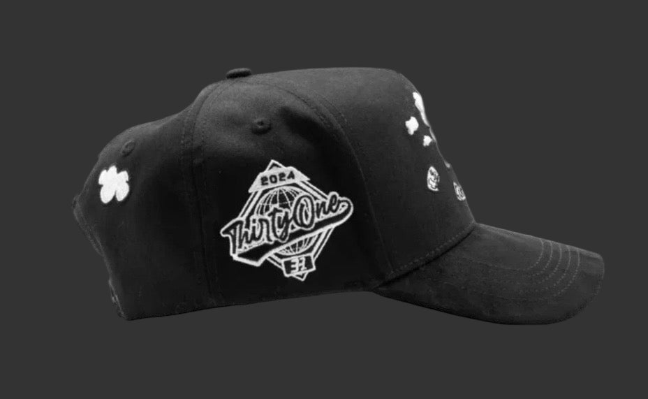 31 Hats Clouds Negra